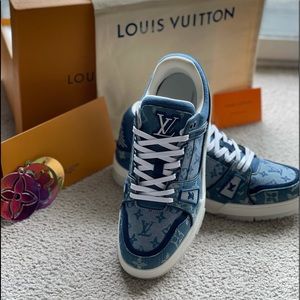 Louis Vuitton sneakers size 11